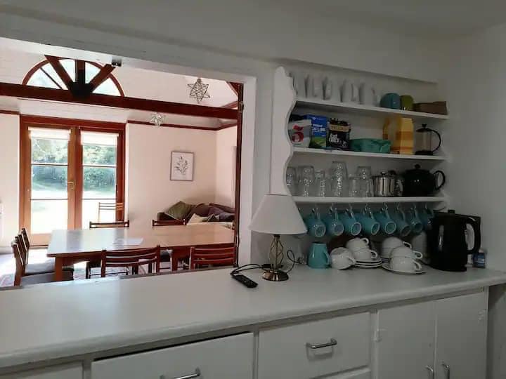 Garden Lodge: kitchen